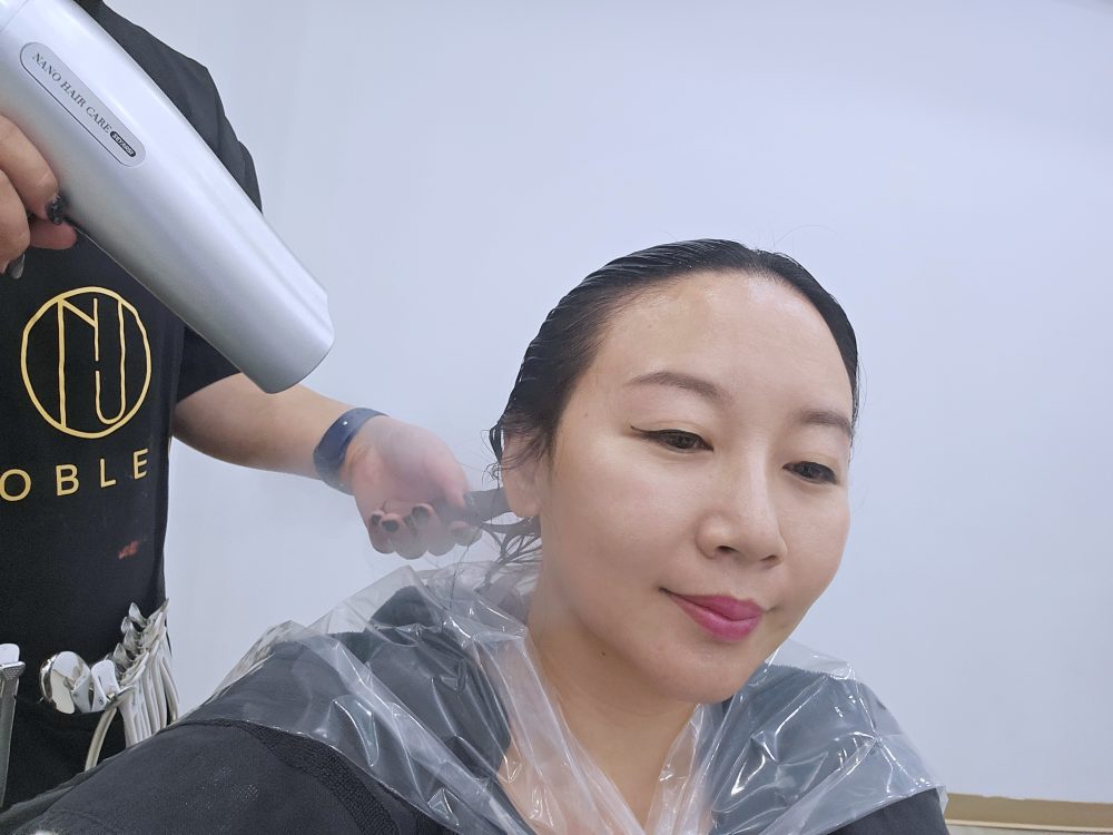 台北接髮推薦NU Hair，昆凌、郭雪芙、一隻阿圓等明星藝人都來短髮變長髮或是讓髮量變多，獲得多國專利技術，多款發明接髮