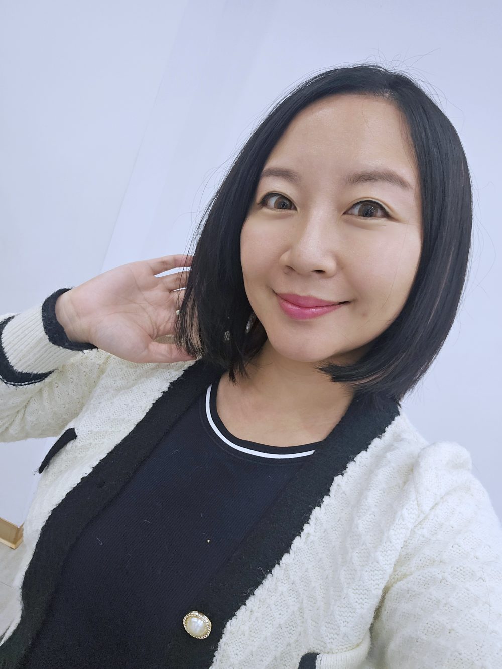 台北接髮推薦NU Hair，昆凌、郭雪芙、一隻阿圓等明星藝人都來短髮變長髮或是讓髮量變多，獲得多國專利技術，多款發明接髮