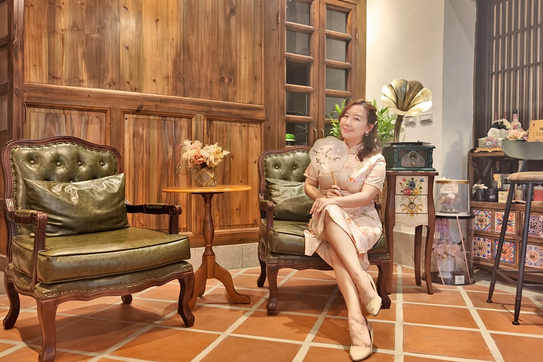金門旗袍體驗，推薦 「甄洋樓 」百年洋樓內一秒穿越成旗袍美女，還有下午茶咖啡，每個角落都超好拍