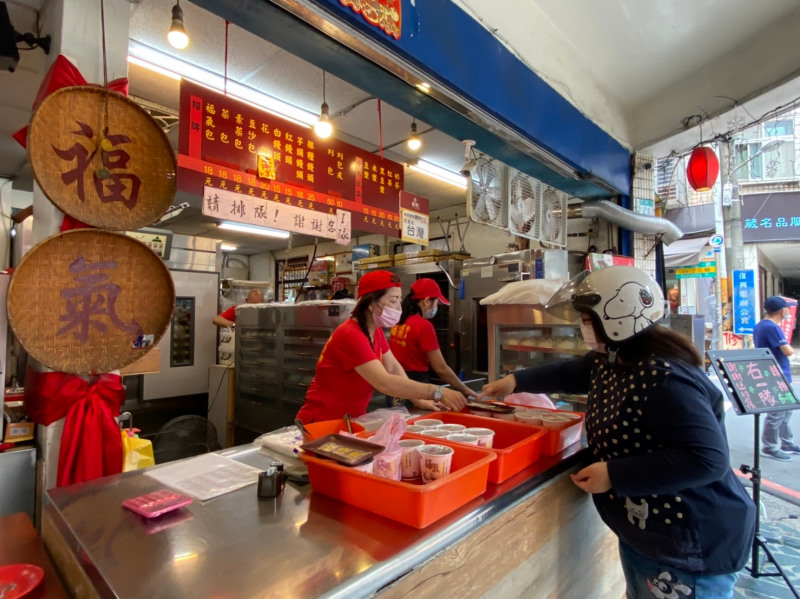 新北美食早餐推薦｜超鬆軟的宜蘭福氣包子，位於亞東技術學院附近的板橋瑞億市場，但地址可是在土城區的唷