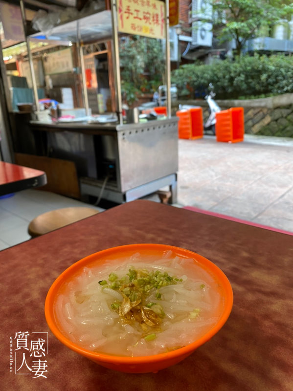 新北美食早餐推薦｜20年老店石碇大胖米粉湯與王氏豆腐的限量豆漿，見證石碇歷史更迭的傳統小吃