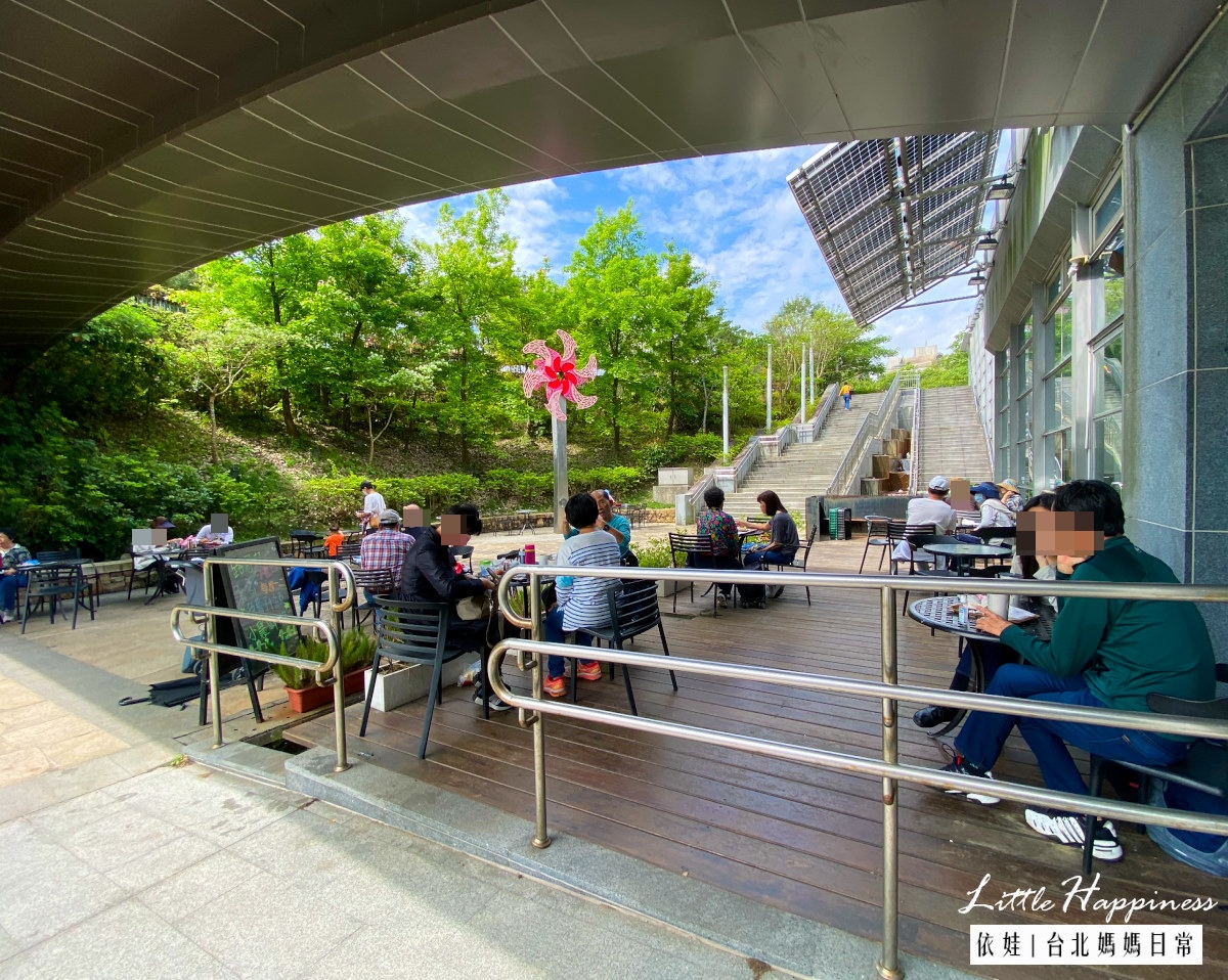 北捷咖啡大安森林店 |路易莎X台北捷運聯名Metro Coffee超級美，平價不限時無低消，還可以帶寵物。