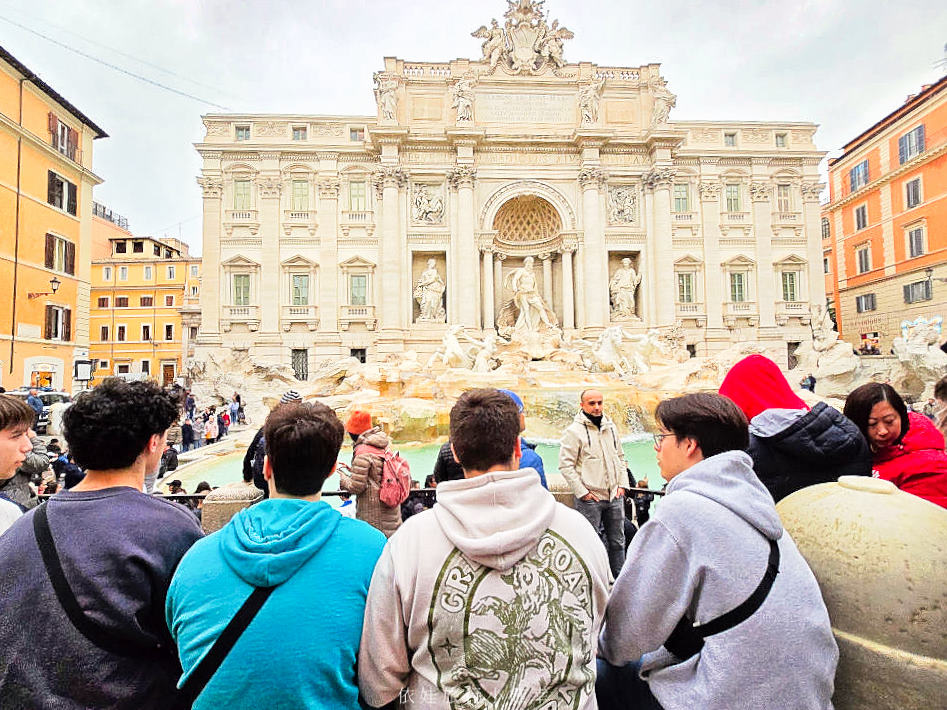 【羅馬許願池】有著丟硬幣許願傳說的特萊維噴泉Fontana di Trevi，2025義大利自由行推薦景點(門票收費與介紹)