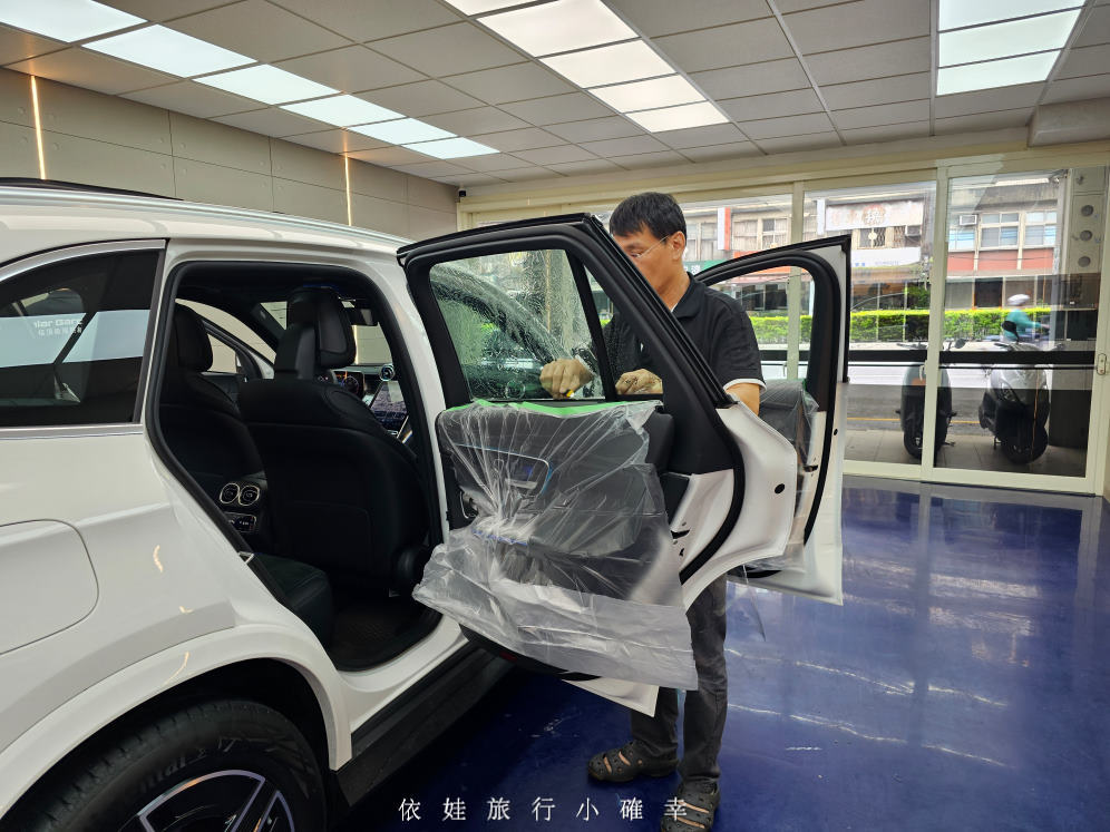 Benz GLC 300隔熱紙推薦《美國頂級品牌舒熱佳solargard》完美混搭i系列，前擋陶瓷車身金屬抗紫外線又防爆，新北板橋家禾汽車大樓隔熱紙/包膜