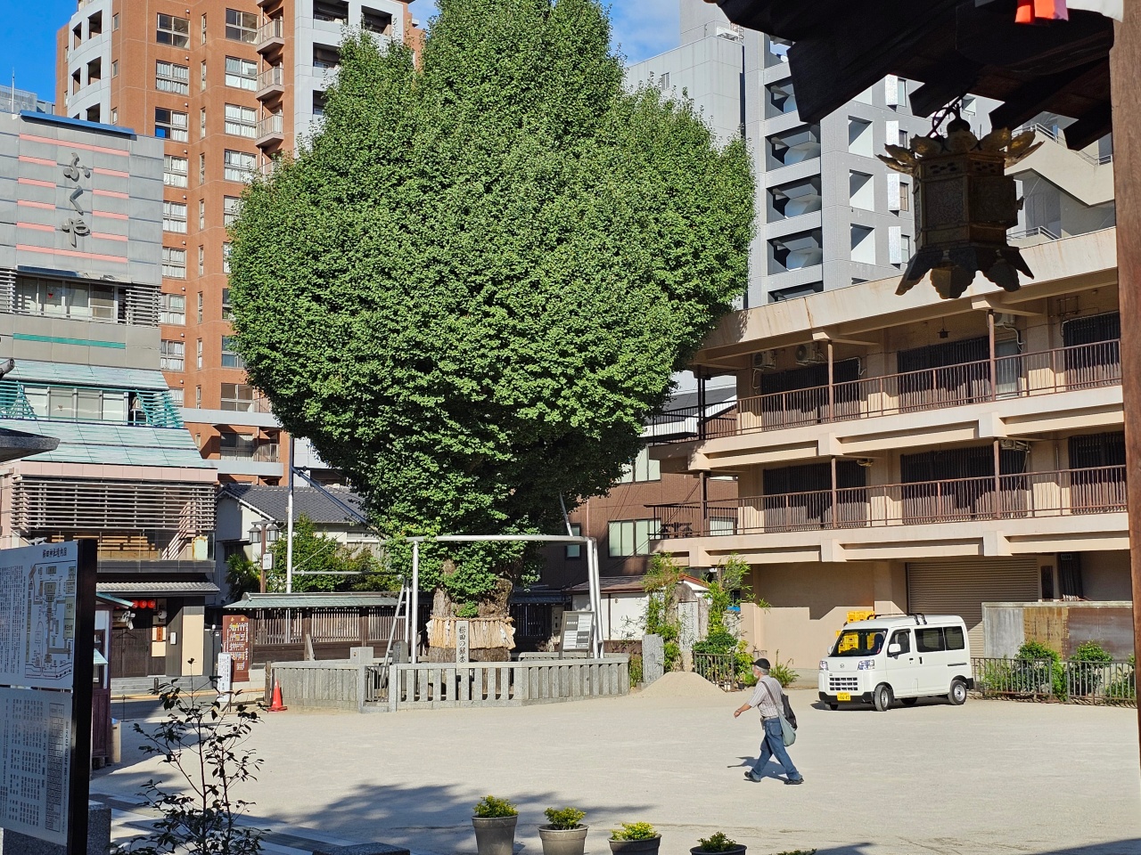 【福岡免費景點】櫛田神社欣賞千年銀杏、靈驗臥牛、博多祇園山笠、喝起來鹹鹹的仙鶴手水舍