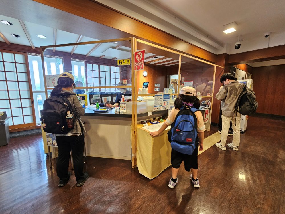 九州佐賀景點推薦｜搭電梯登上百年唐津城，日本100名城，交通資訊、票價、參觀心得、附近景點與美食