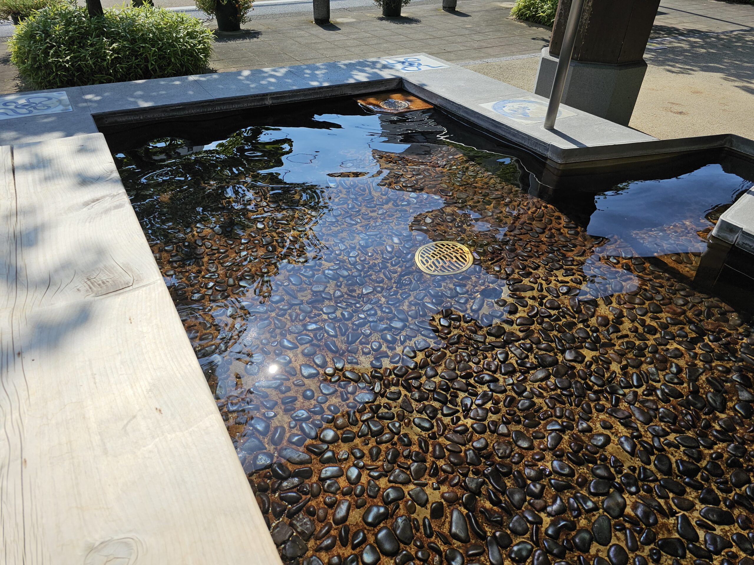 【佐賀嬉野溫泉老街】免費足湯景點推薦！湯宿廣場（Yushuku Hiroba）體驗心得，還有特別的足蒸湯