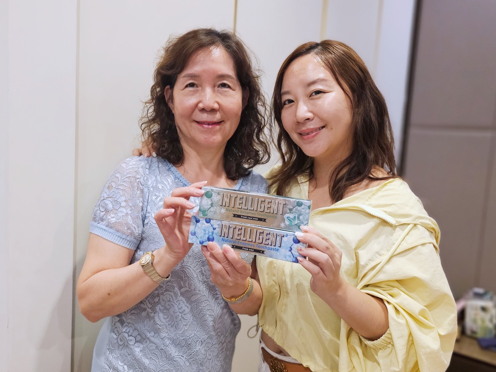 老人牙膏推薦INTELLIGENT因特力淨酵素牙膏，乾刷免漱口！長輩清潔牙齒、牙齦發炎、口臭等問題