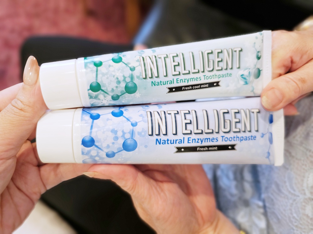老人牙膏推薦INTELLIGENT因特力淨酵素牙膏，乾刷免漱口！長輩清潔牙齒、牙齦發炎、口臭等問題