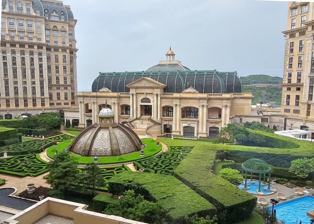 澳門上葡京綜合度假村太好玩! 2025 澳門豪華五星級酒店住宿推薦，Buffet早餐跟餐廳美食台灣人一定會愛~還有免費飯店接駁車