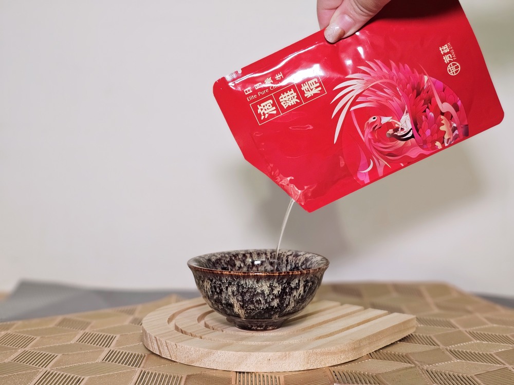 芳茲「月映如芳」雞魚饗宴禮盒，滴雞精滴魚精一次吸收海陸精華，健康與品味兼具的中秋送禮首選