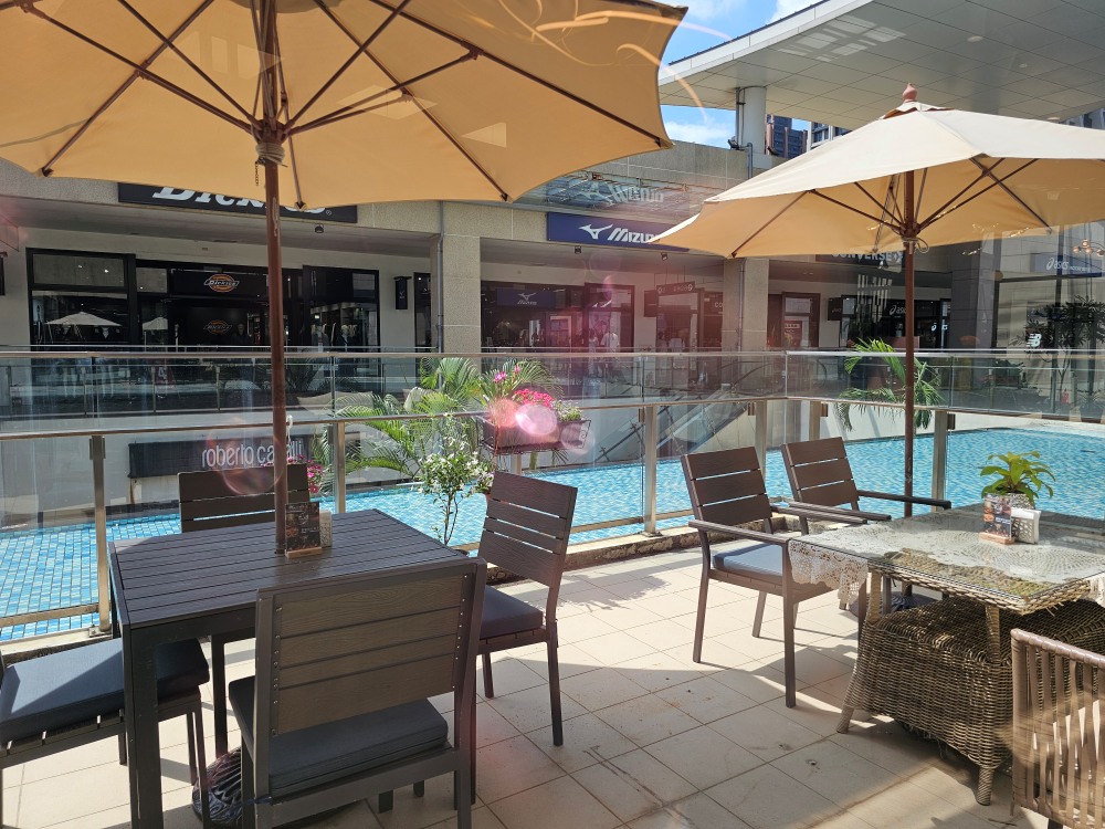 三井outlet美食推薦吐司利亞TOASTERiA CAFE，地中海料理健康無負擔，水池美景、親子寵物友善