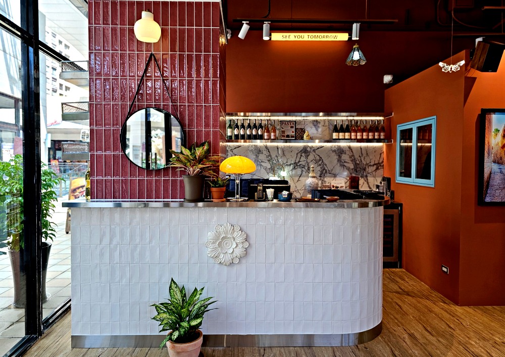 三井outlet美食推薦吐司利亞TOASTERiA CAFE，地中海料理健康無負擔，水池美景、親子寵物友善