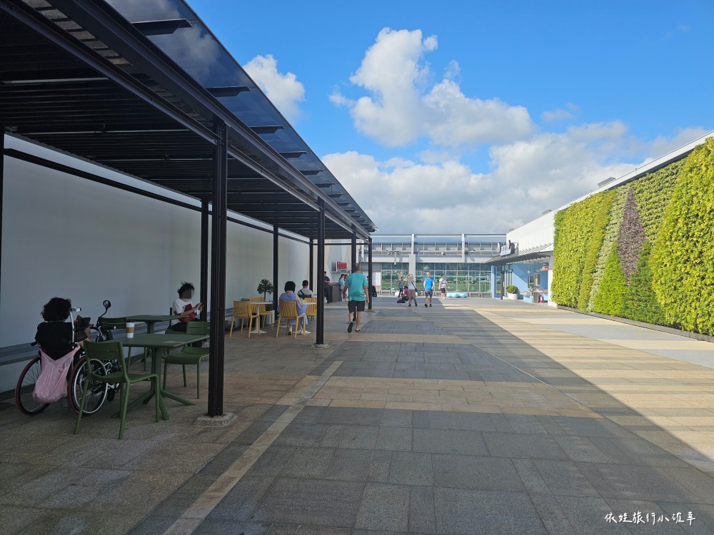 松山機場觀景台10/4重新開放囉，台北免費親子景點免門票，搭捷運就能來看飛機起降，還有可愛3D彩繪牆（內附開放時間）