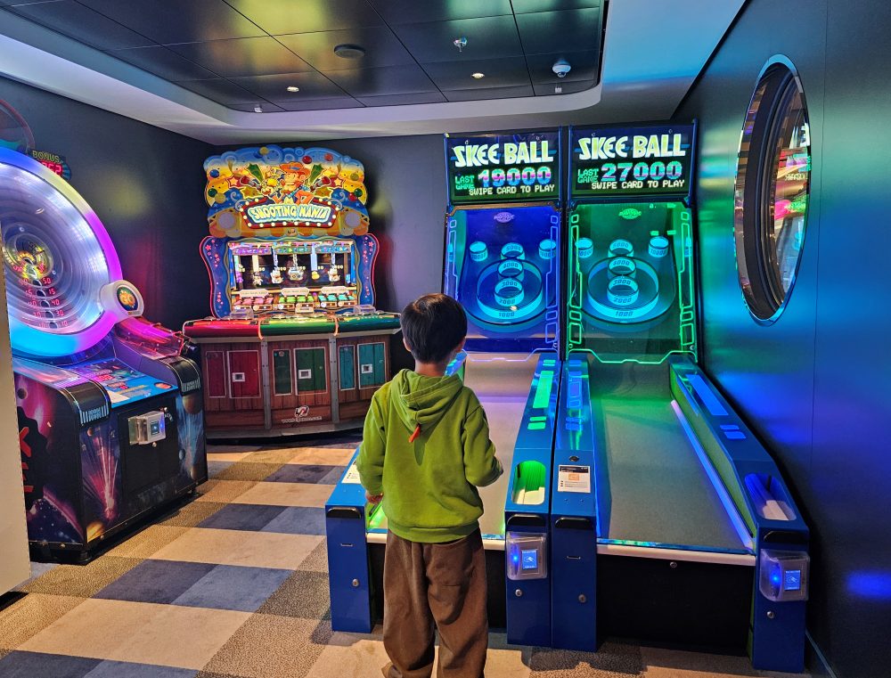 2026 地中海郵輪「榮耀號 (MSC Bellissima)」評價，親子行程推薦獨家樂高樂園、亞歷桑那水上樂園，心得就是太好玩啦～