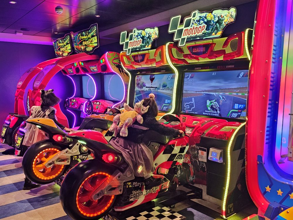 2026 地中海郵輪「榮耀號 (MSC Bellissima)」評價，親子行程推薦獨家樂高樂園、亞歷桑那水上樂園，心得就是太好玩啦～