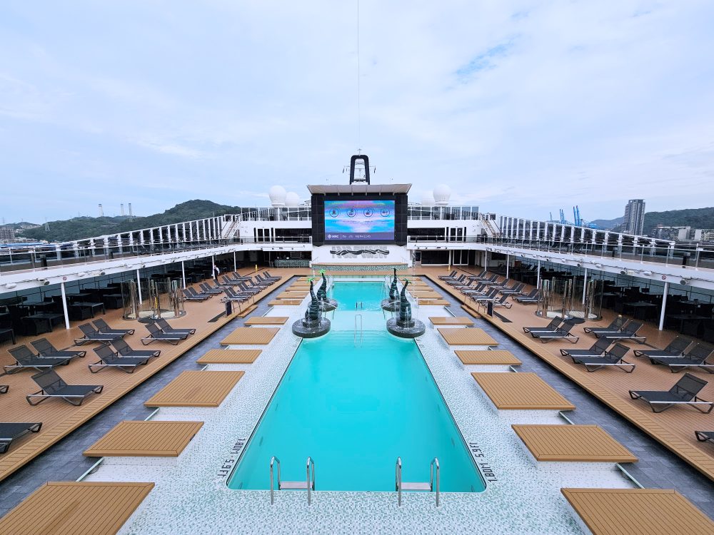 2026 地中海郵輪「榮耀號 (MSC Bellissima)」評價，親子行程推薦獨家樂高樂園、亞歷桑那水上樂園，心得就是太好玩啦～