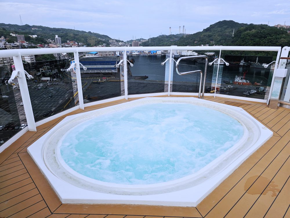 2026 地中海郵輪「榮耀號 (MSC Bellissima)」評價，親子行程推薦獨家樂高樂園、亞歷桑那水上樂園，心得就是太好玩啦～