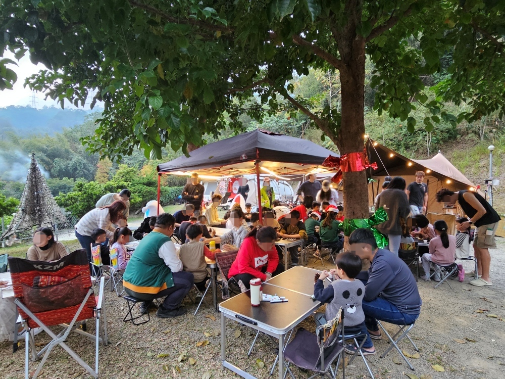 親子團露推薦【小野人玩科學露營團 X 玩野覓境APP】，科學與美學DIY體驗課程，小孩玩翻天～