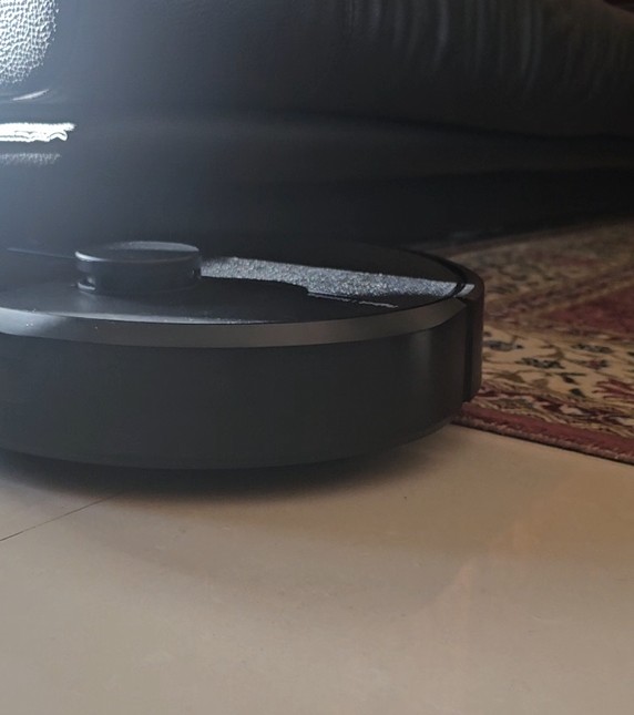 雜物多又有貓怎麼辦？iRobot Roomba Plus 405 Combo 掃拖機器人開箱！娘家養貓後的救星，滿地雜物也不怕