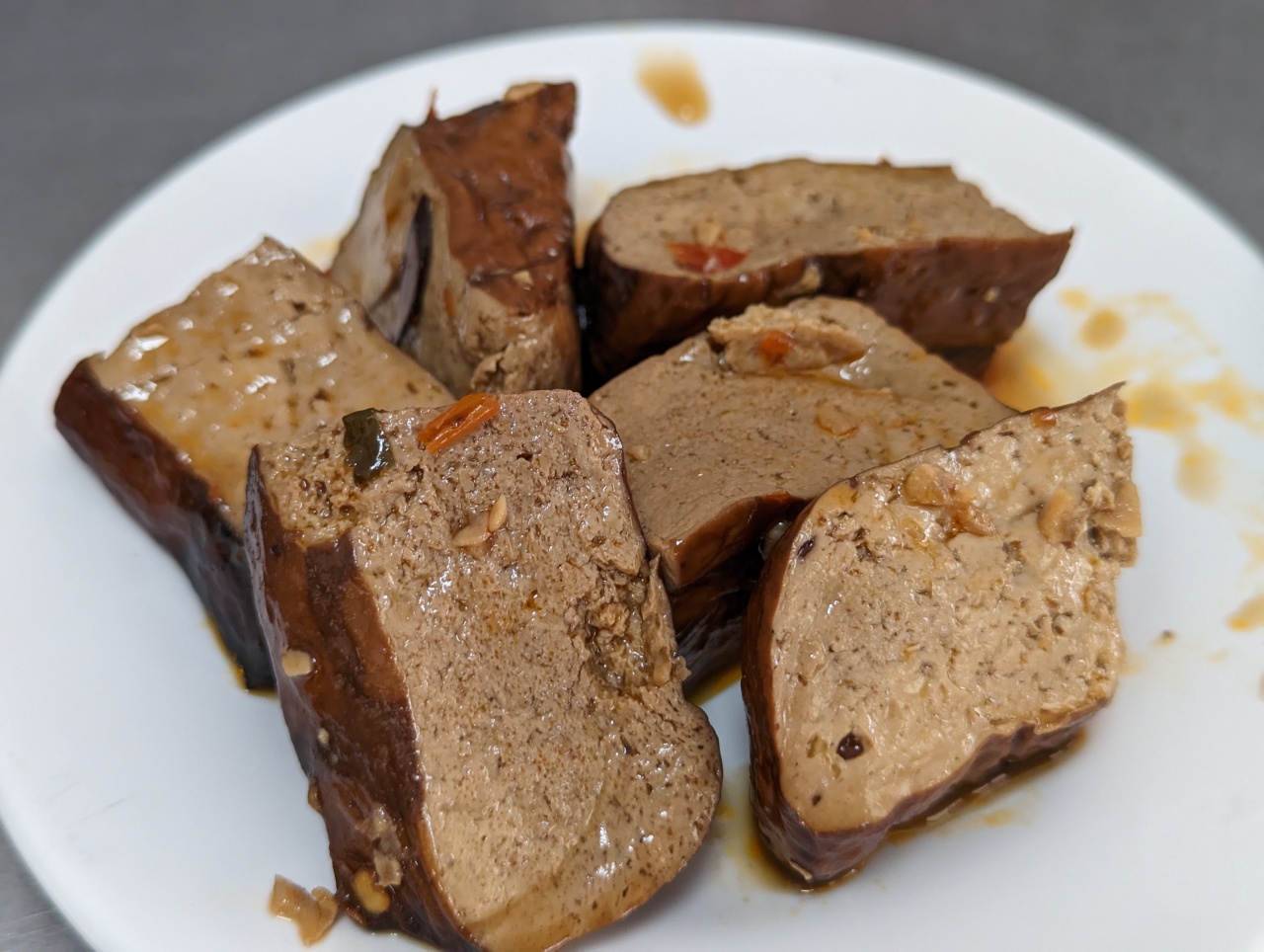 高雄鼓山美食推薦，60年老店「萬全肉圓」就在哈瑪星站附近，冒煙的現蒸Q彈肉圓，最在地的早午餐選擇