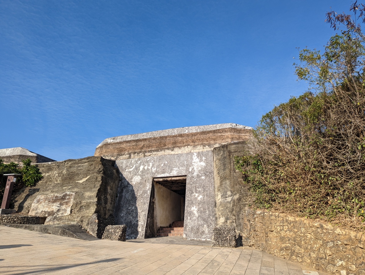 高雄旗津一日遊：旗後砲台（旗後礮臺）百年古蹟健行很好玩，登高望遠與歷史來場午後的小約會
