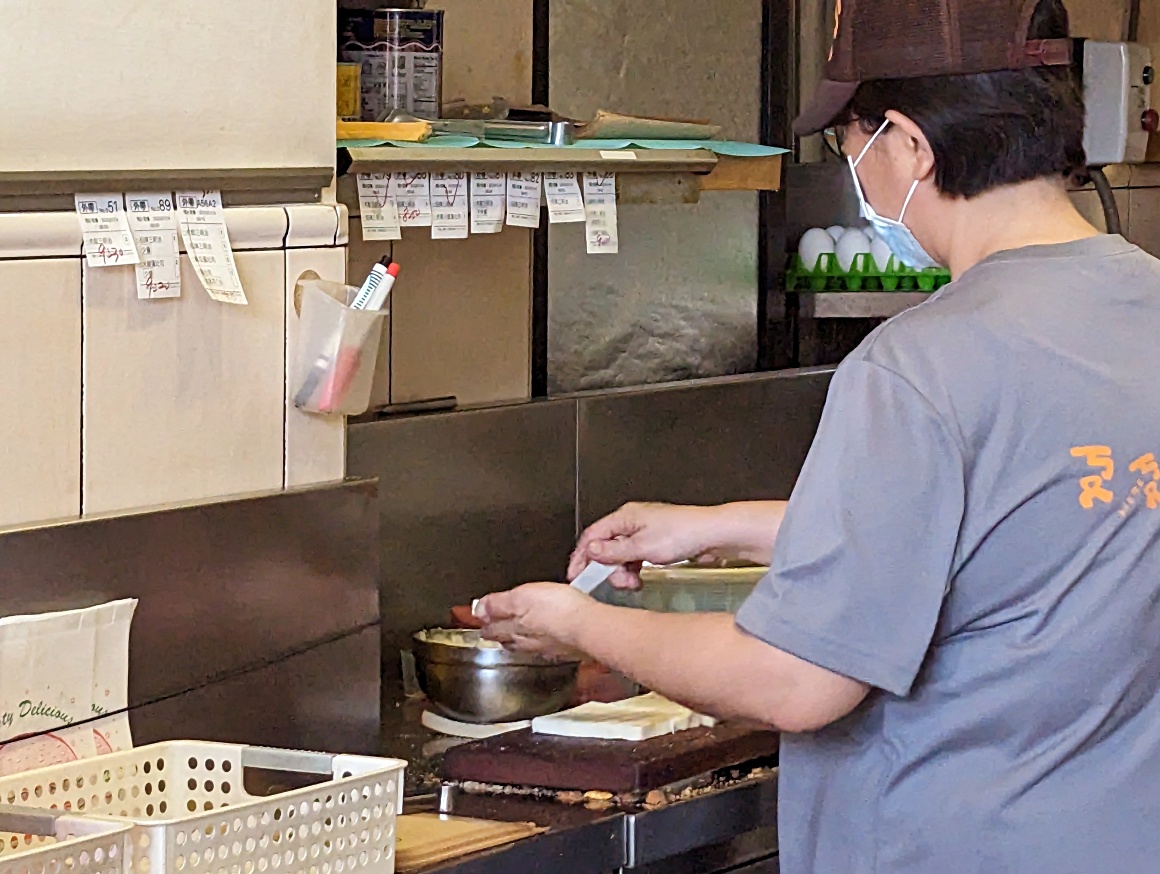 高雄鹽埕美食推薦，大ㄎㄡ胖炭烤三明治，傳統經典台式好滋味