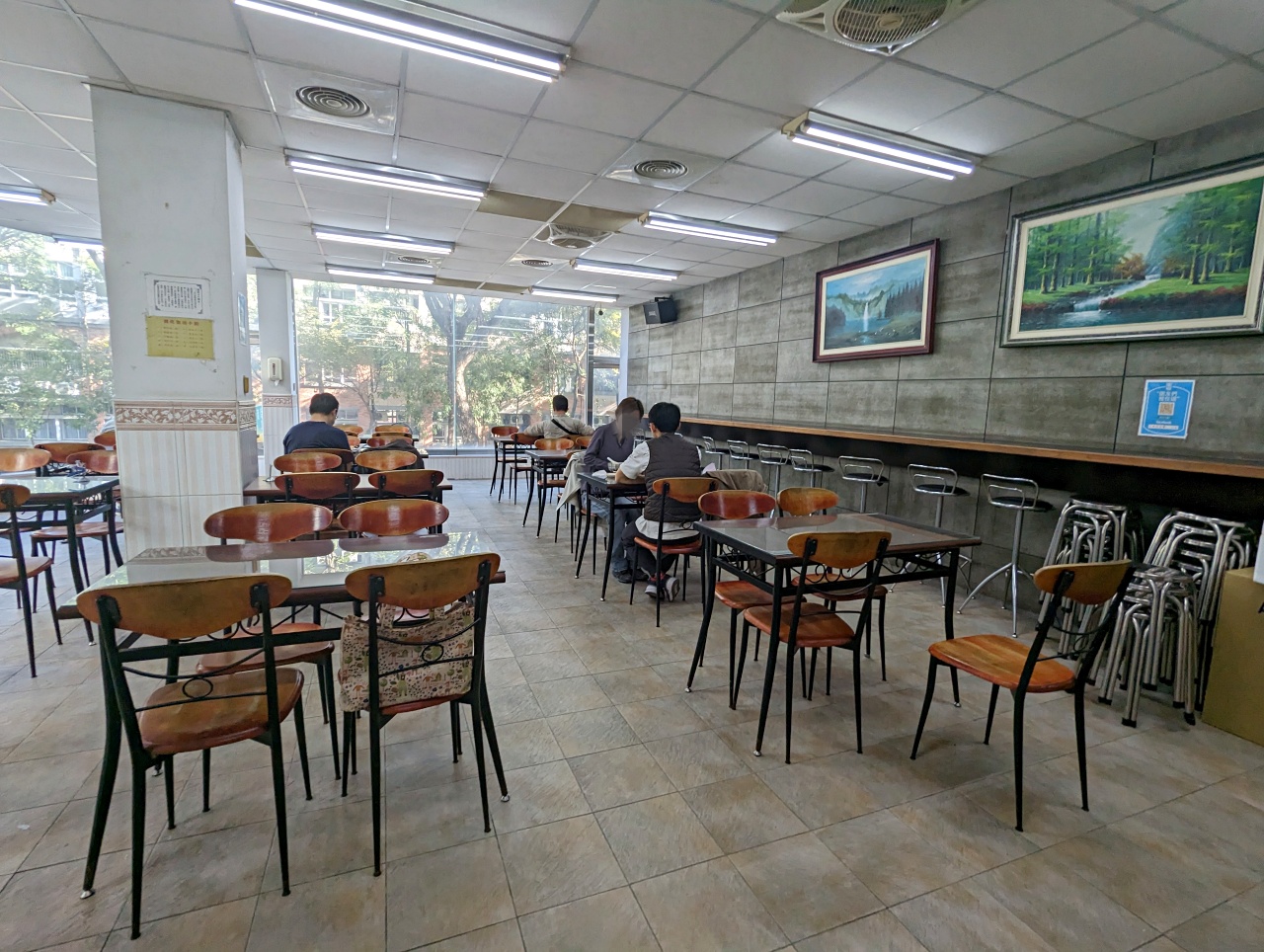 高雄鹽埕早餐推薦，40年老店田記豆漿總店，戴資穎愛吃的古早味蛋餅、雙蛋薄皮蛋餅、韭菜水煎包以及紅茶豆漿（菜單）