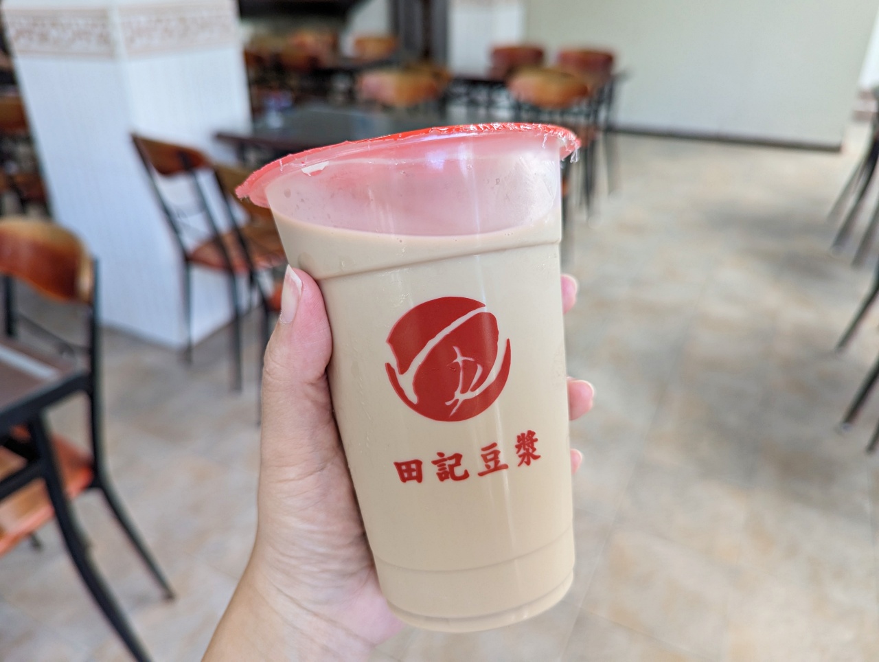 高雄鹽埕早餐推薦，40年老店田記豆漿總店，戴資穎愛吃的古早味蛋餅、雙蛋薄皮蛋餅、韭菜水煎包以及紅茶豆漿（菜單）