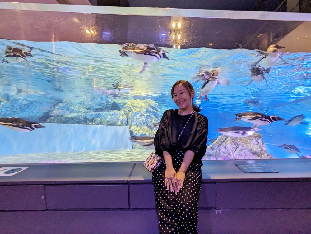 墨田水族館懶人攻略！咖啡廳、優惠門票及停留時間分享，在晴空塔內看療癒水母及小企鵝散步，東京室內親子景點推薦