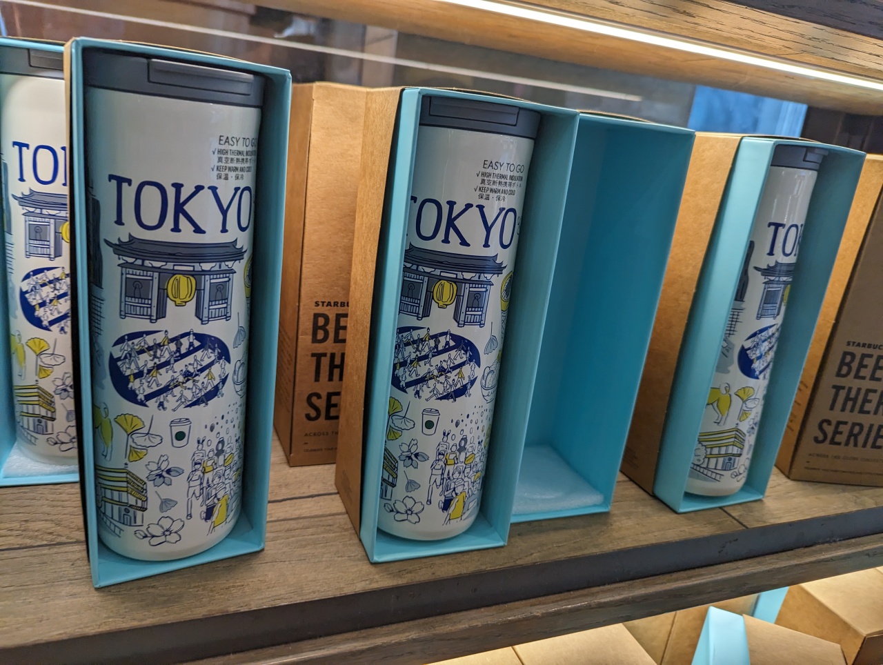 東京澀谷十字路口拍照景點，推薦星巴克QFRONT TSUTAYA人氣咖啡館，最佳觀景打卡點
