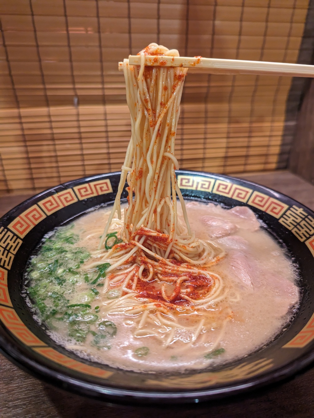 東京涉谷美食，一蘭拉麵涉谷西班牙坂店，親子友善Ｘ自動點餐，帶孩子的快速晚餐選擇