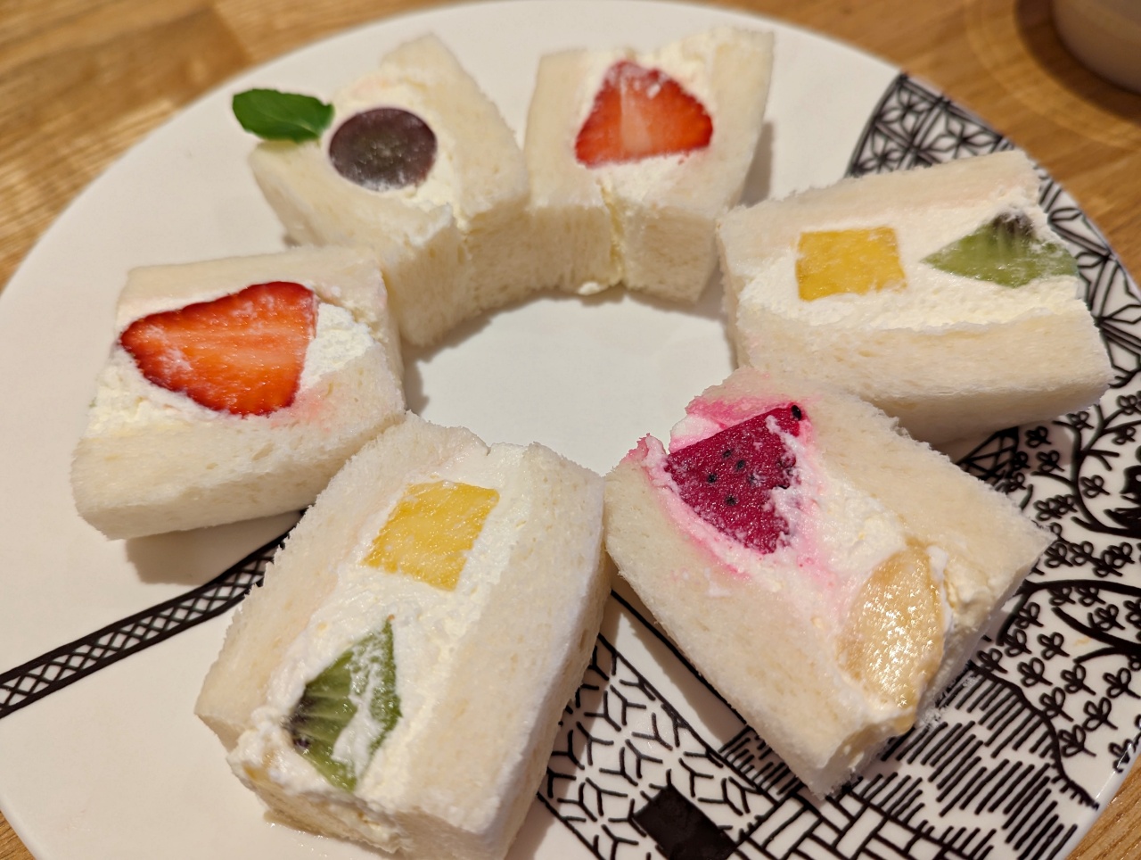 東京淺草必吃美食｜Pelican Cafe鵜鶘咖啡館，80年老店一口咬下昭和老店的溫柔烤吐司