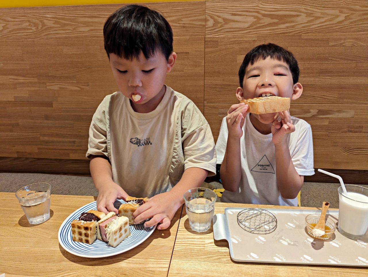 東京淺草必吃美食｜Pelican Cafe鵜鶘咖啡館，80年老店一口咬下昭和老店的溫柔烤吐司