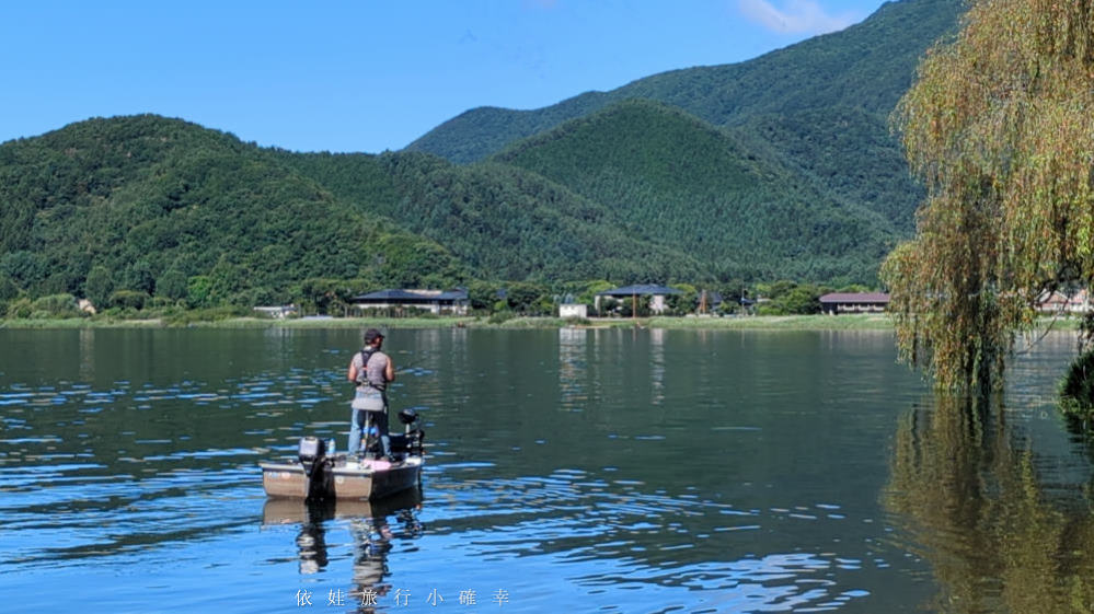 河口湖包棟民宿住宿，夢見河口湖小木屋/露營房中就能看到富士山，youtuber推薦可以走到湖邊看逆富士