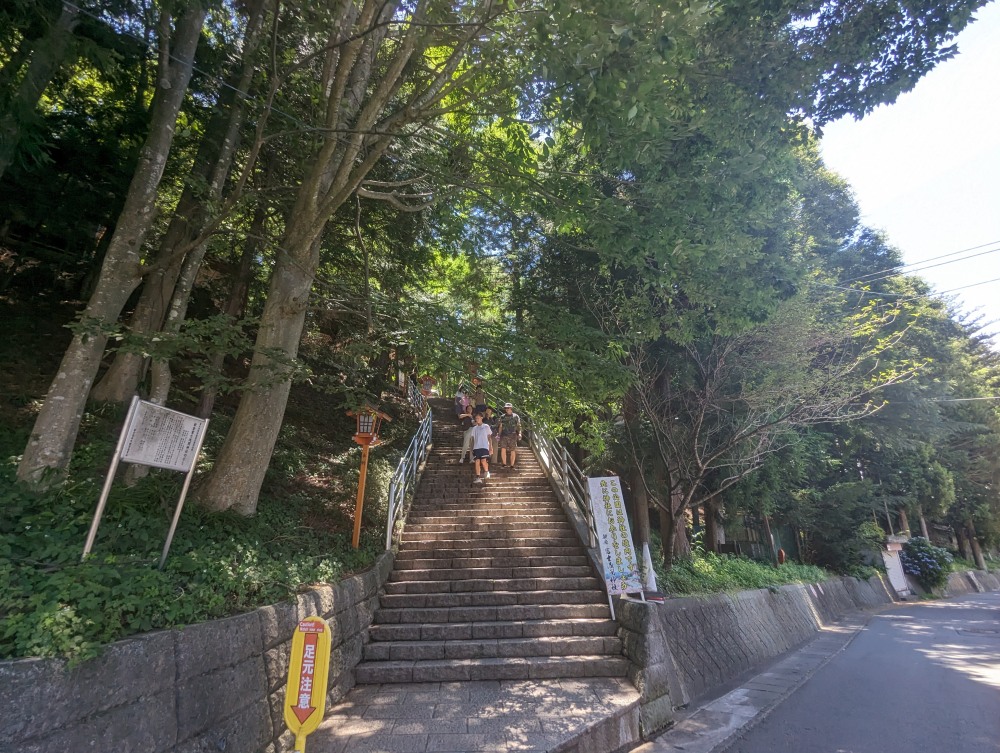 新倉富士淺間神社及忠靈塔，世界知名拍富士山的角度！河口湖必去免費景點，分享停車交通資訊
