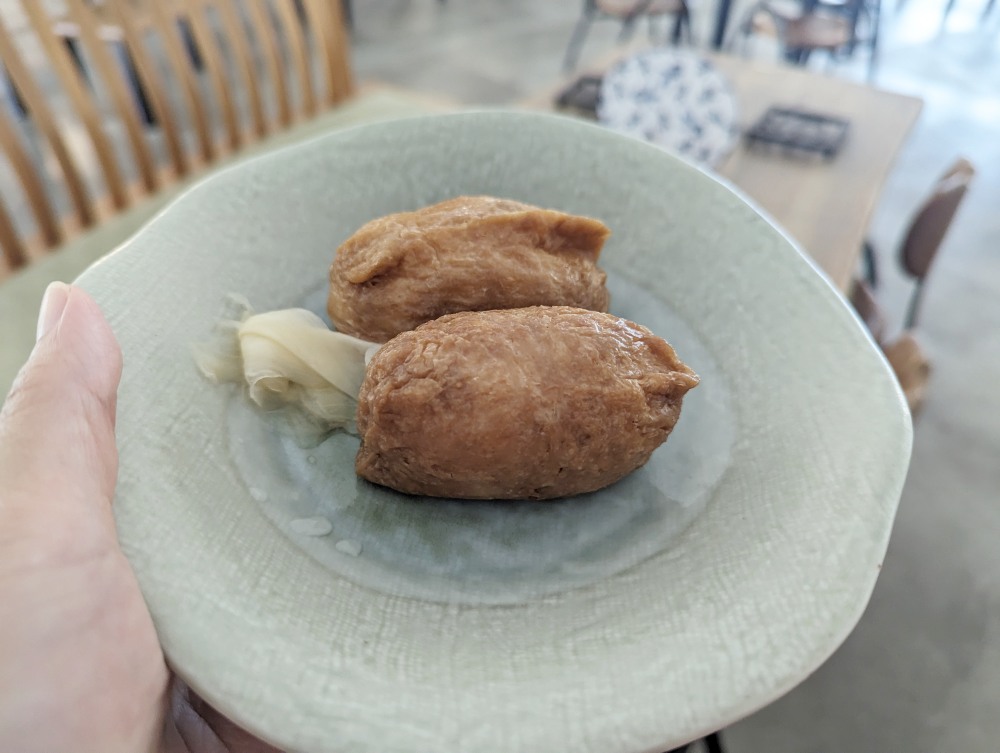 日本河口湖必吃美食，網美最愛！不動茶屋冬戀路店Hoto Fudo Higashi Koiji Ten，可愛的白色雲朵建築，享受日式午餐體驗