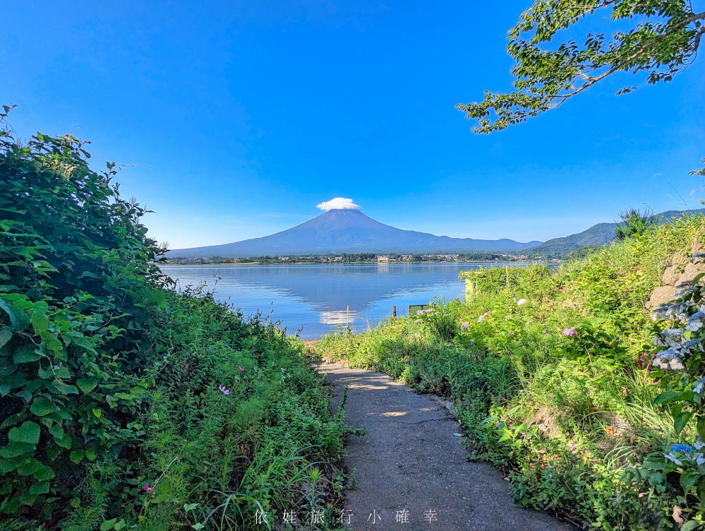 河口湖包棟民宿住宿，夢見河口湖小木屋/露營房中就能看到富士山，youtuber推薦可以走到湖邊看逆富士