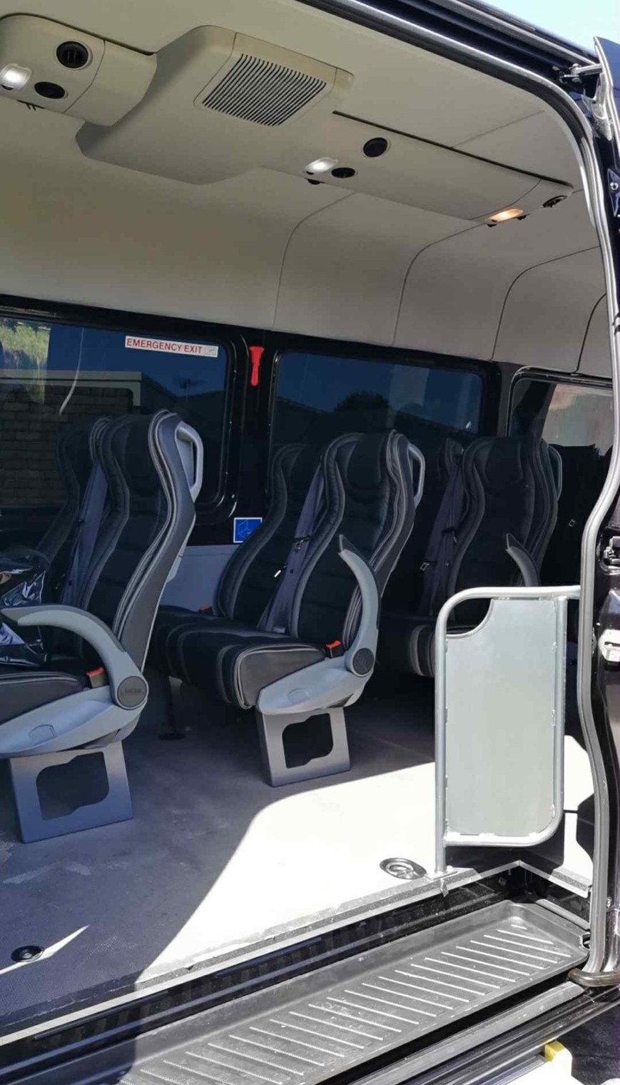 澳洲包車自由行95折爽玩墨爾本、雪梨、布里斯本,推薦里澳旅遊中文司機好溝通費用還可以打折,客製化行程暢遊秘境,還是豪華 Mercedes-Benz接送 澳洲包車自由行95折爽玩墨爾本、雪梨、布里斯本,推薦里澳旅遊中文司機好溝通費用還可以打折,客製化行程暢遊秘境,還是豪華 Mercedes-Benz接送