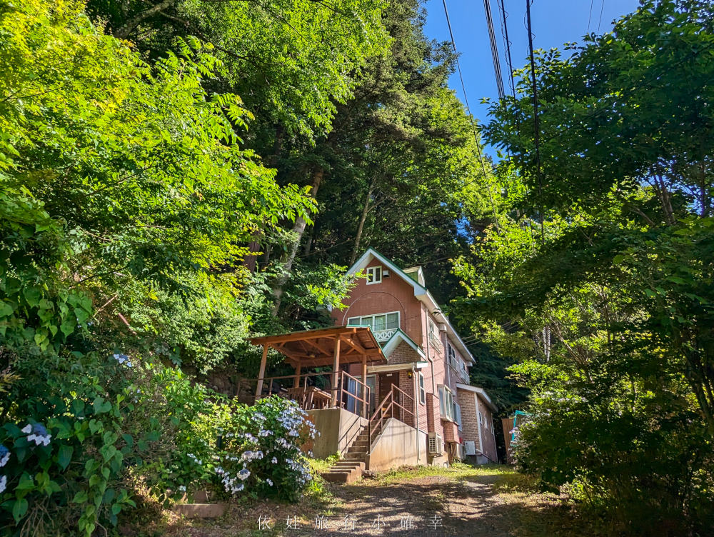 河口湖包棟民宿住宿，夢見河口湖小木屋/露營房中就能看到富士山，youtuber推薦可以走到湖邊看逆富士