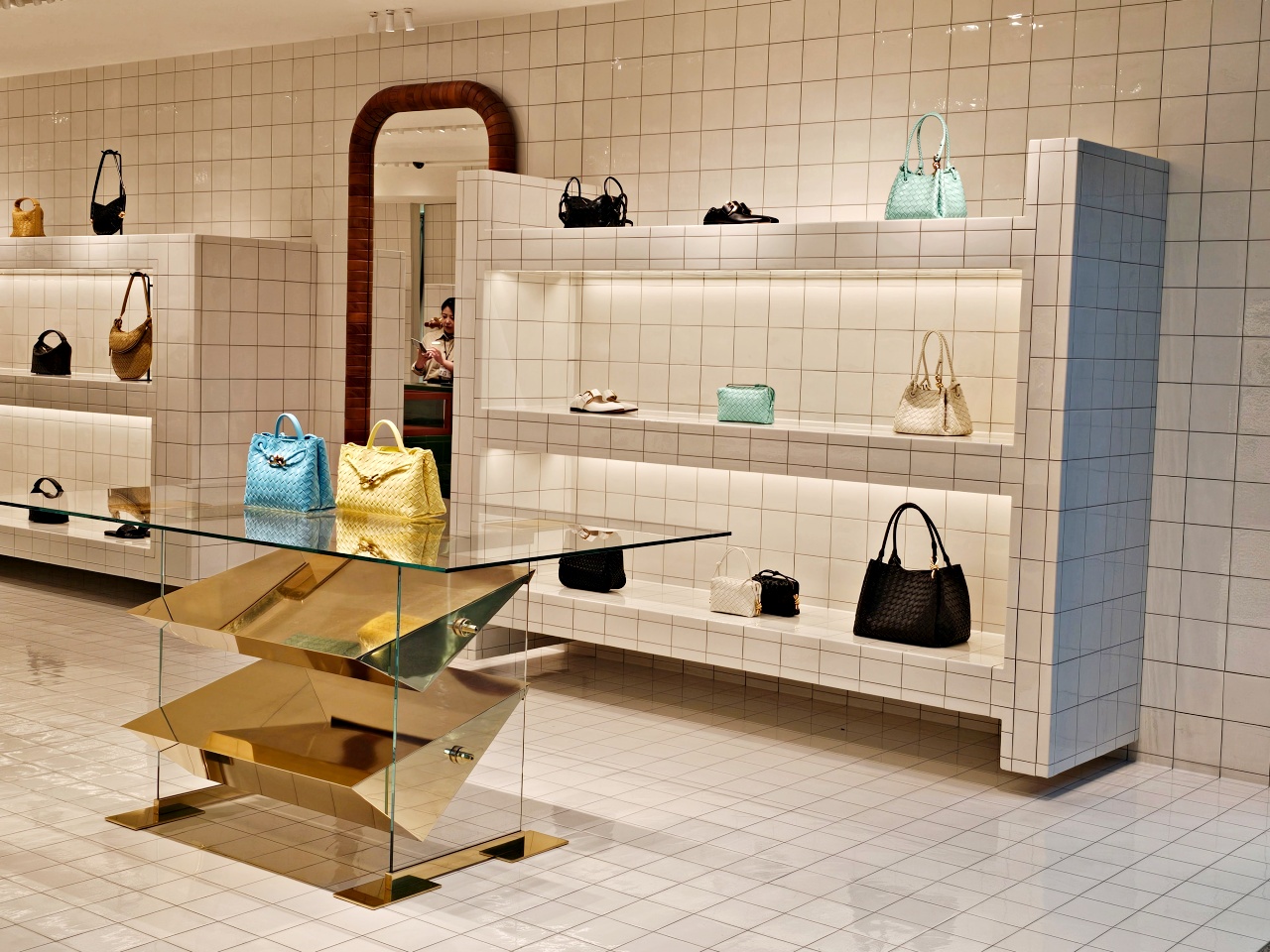 桃園機場看飛機秘境！第二航廈觀景台，還有可愛造景超好拍，出國前來這拍團體照超棒