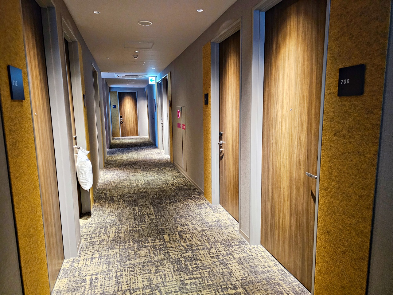 福岡親子住宿推薦，福岡天神凱富飯店Comfort Inn Fukuoka Tenjin，12歲以下小孩免費入住，離超商百貨公司都很近