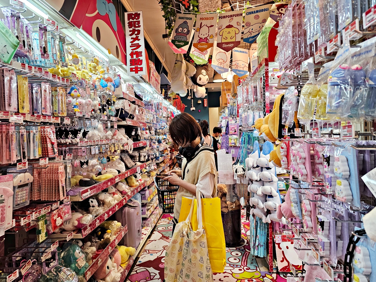 九州福岡唐吉軻德天神店必買，折價券趕緊下載！24小時狂逛6層樓，rimowa行李箱也買得到！