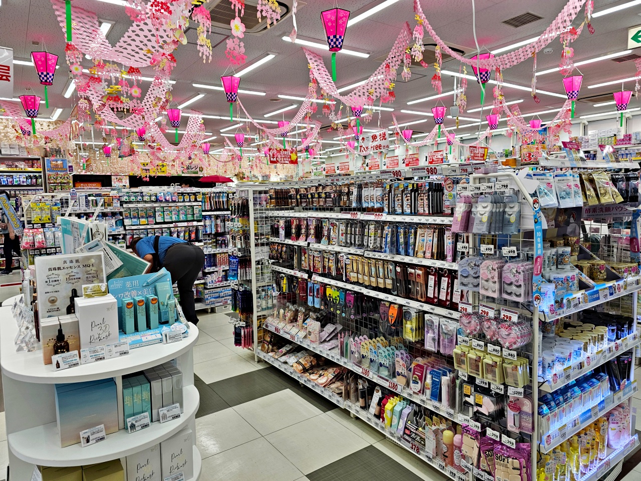 九州福岡唐吉軻德天神店必買，折價券趕緊下載！24小時狂逛6層樓，rimowa行李箱也買得到！