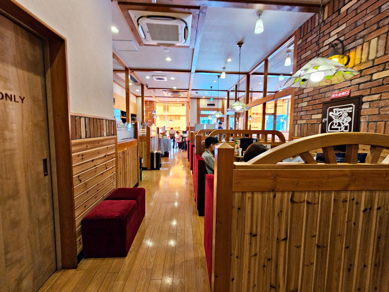 福岡早餐推薦客美多咖啡天神南店Komeda’s Coffee，點咖啡送吐司超級划算耶!