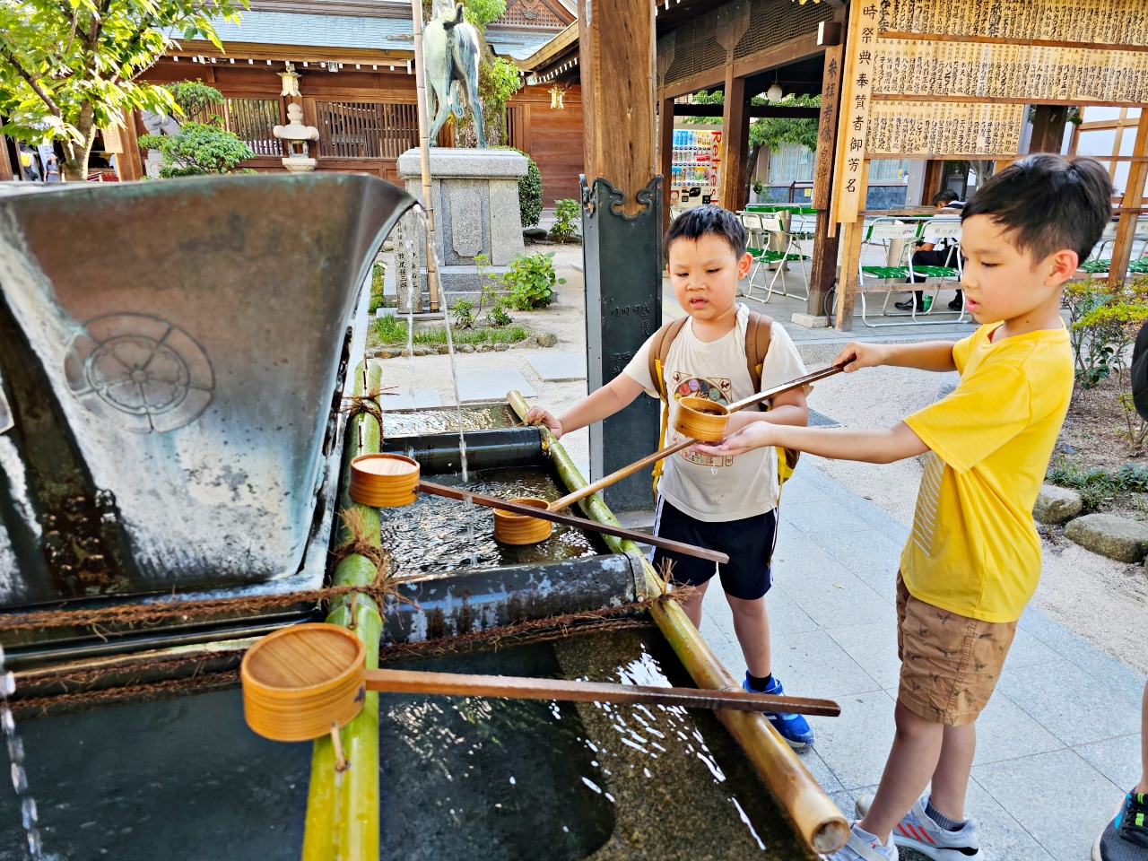 【福岡免費景點】櫛田神社欣賞千年銀杏、靈驗臥牛、博多祇園山笠、喝起來鹹鹹的仙鶴手水舍