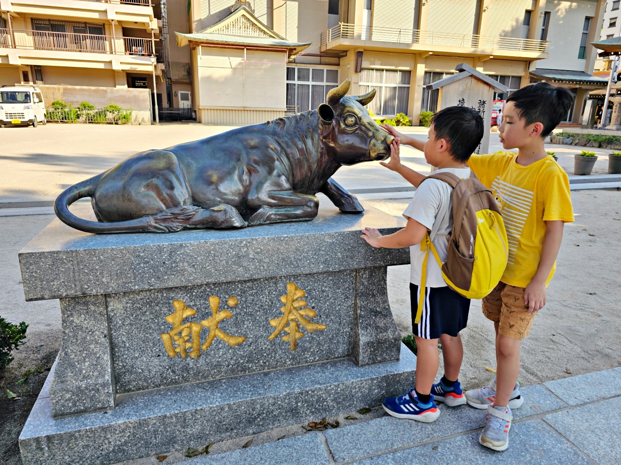 【福岡免費景點】櫛田神社欣賞千年銀杏、靈驗臥牛、博多祇園山笠、喝起來鹹鹹的仙鶴手水舍