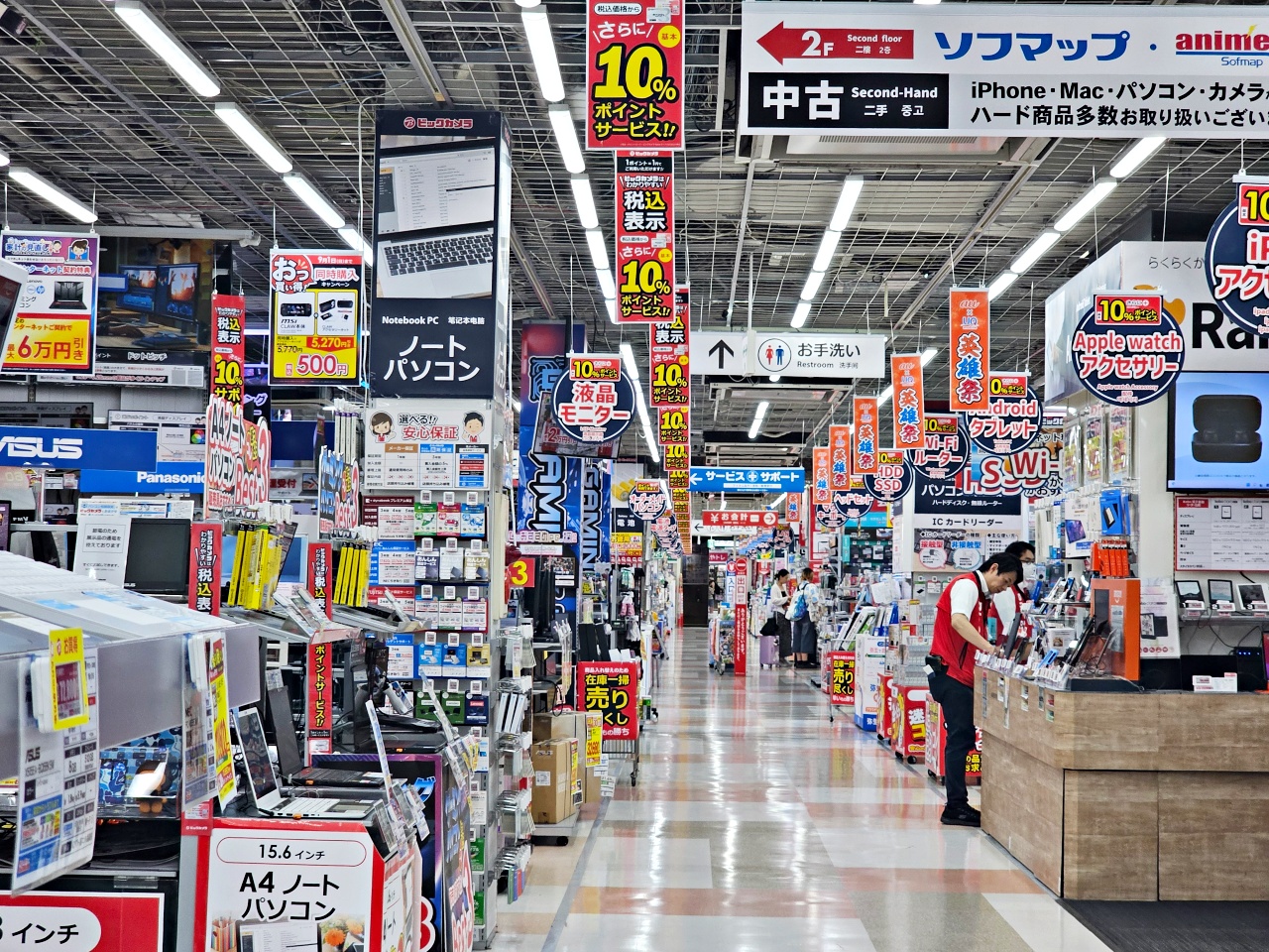 九州福岡購物| 天神 Bic Camera電器專賣店有2館 (附17%最新優惠券)、交通方式、必逛商品樓層、免稅資訊一次看