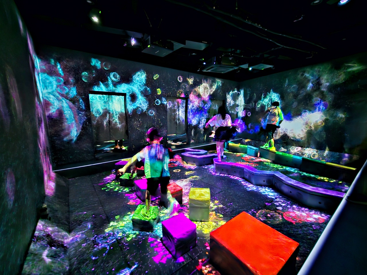 福岡teamlab魔幻森林主題打卡好拍又好玩！交通、門票、參觀動線、停留時間、附近景點