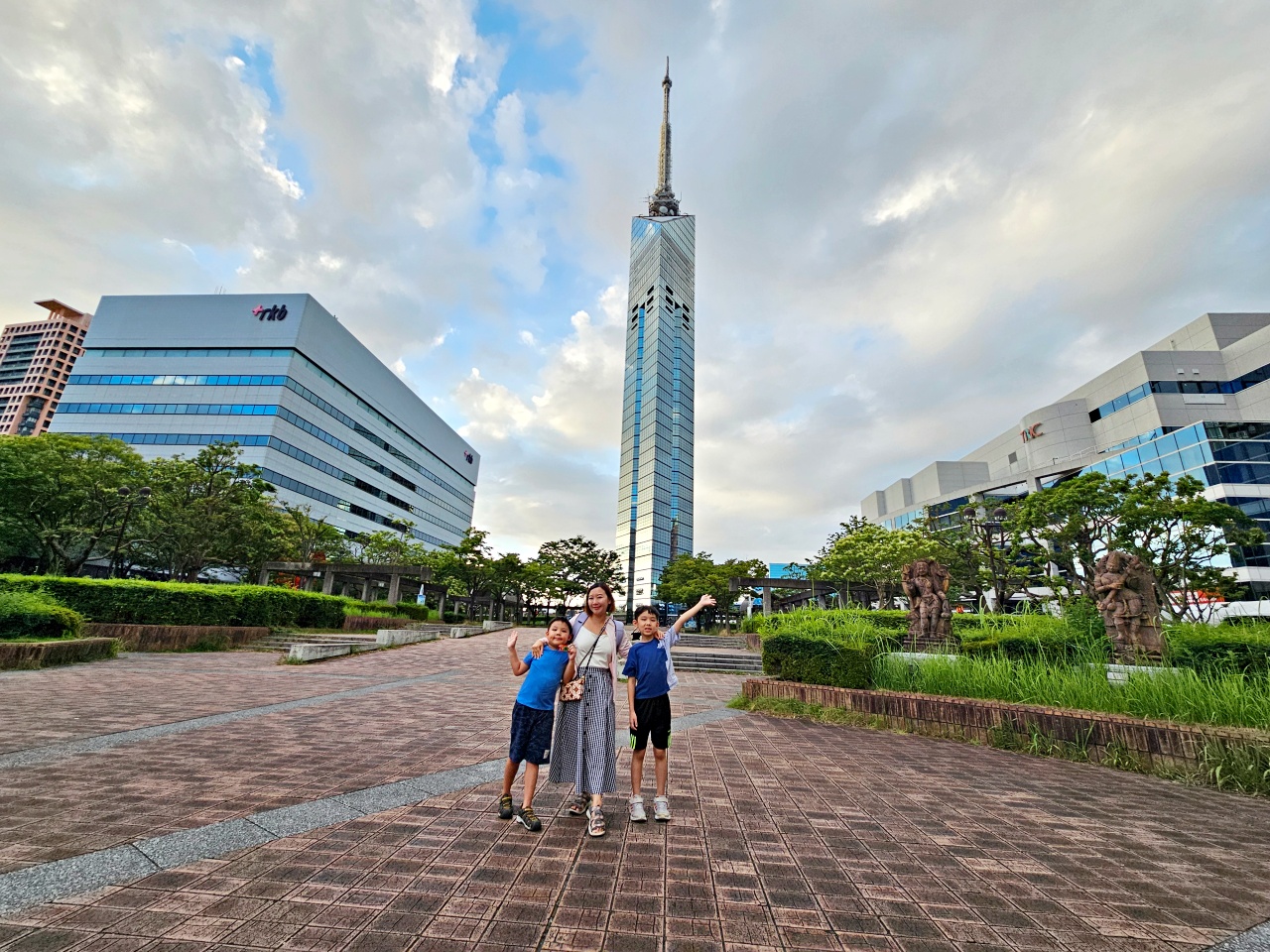 福岡景點推薦，福岡塔登上日本最高的海濱塔，門票優惠、交通、週邊景點推薦